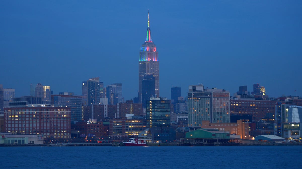 I'm just here for the comments': Empire State Building riles New Yorkers  after celebrating Super Bowl-bound Philadelphia Eagles' win