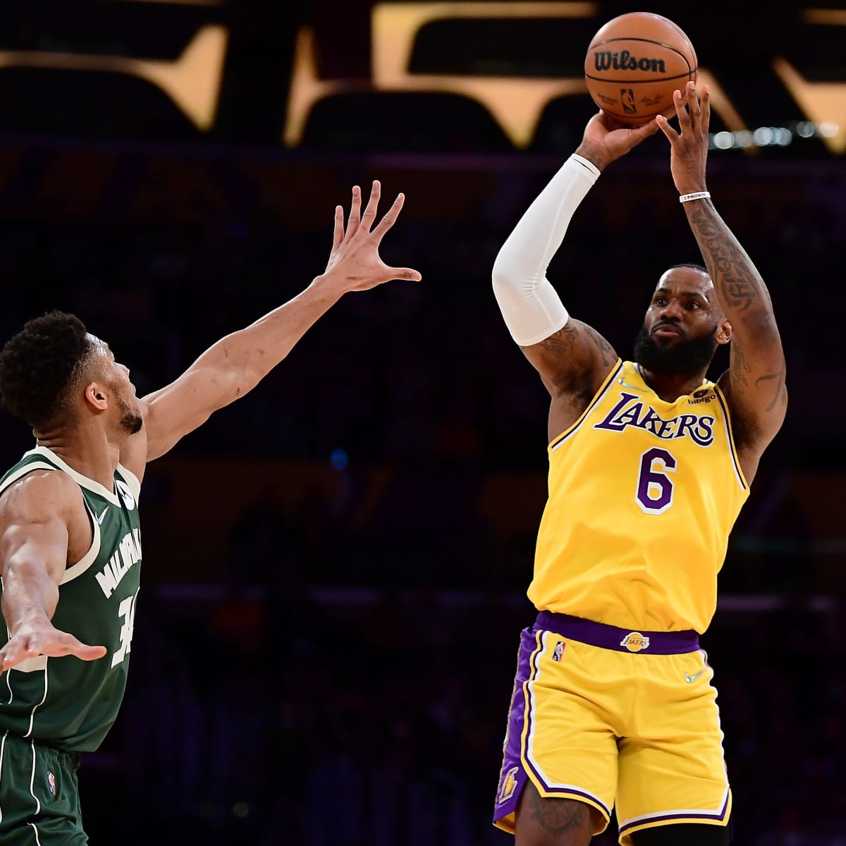 Plaschke: The Lakers must trade LeBron James. It sounds crazy, but