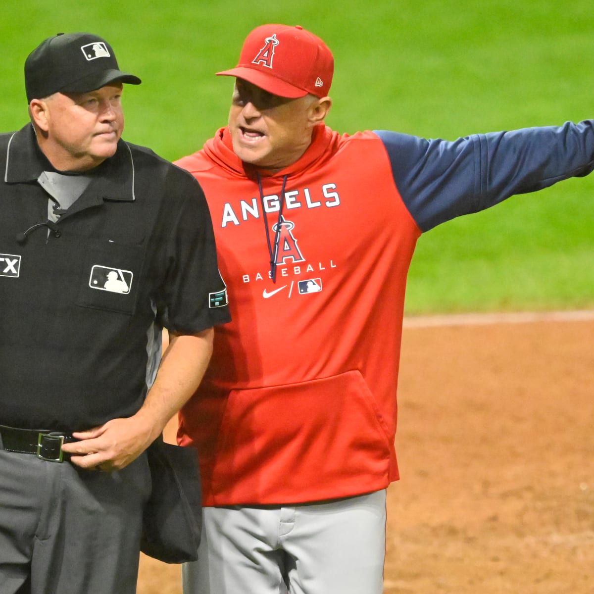 Umpire Ron Kulpa ejects Guardians, Angels managers on same play