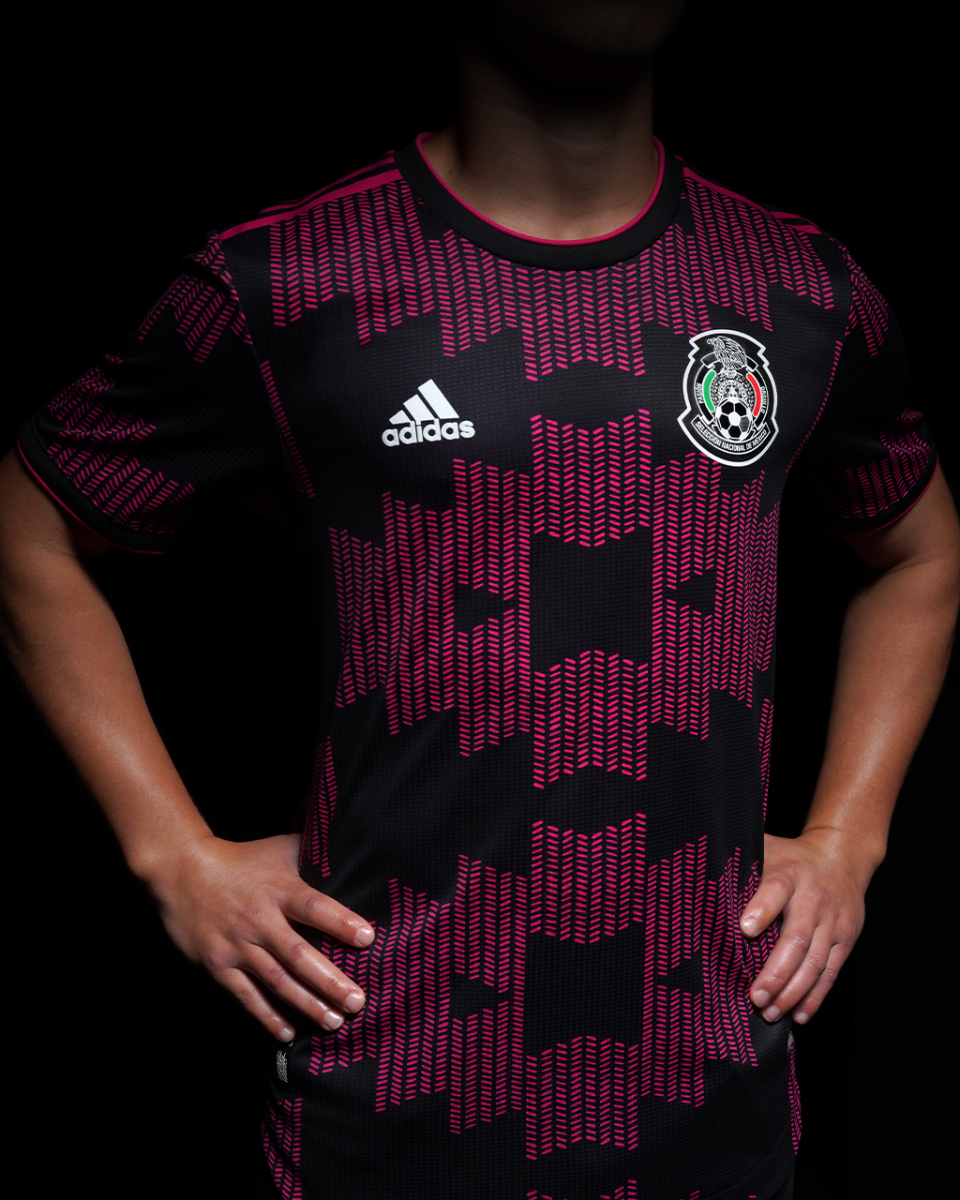 Adidas Men's Mexico '22 Graphic T-Shirt