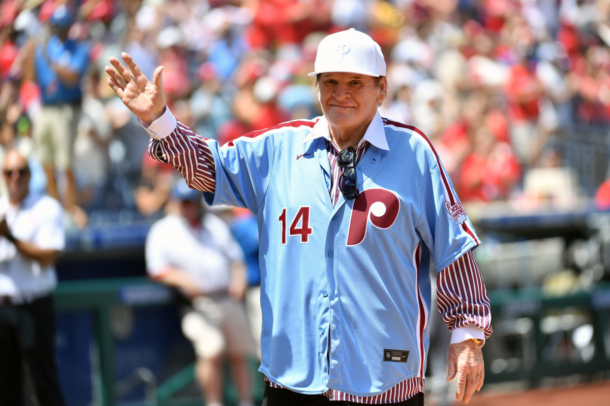 Pete Rose gets standing ovation as Phillies celebrate 1980 World